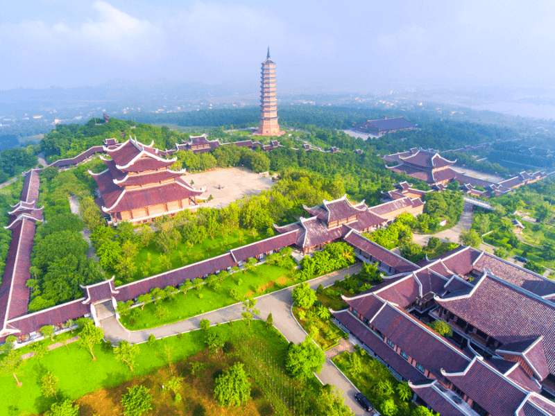 ngoi chua co dien tich lon bai dinh